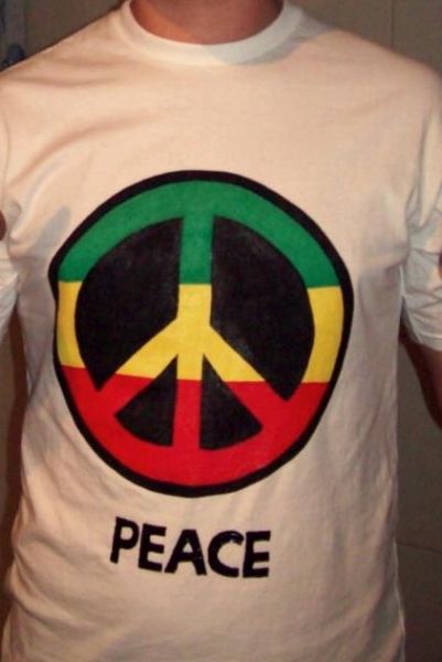 Camiseta Pintada a Mão